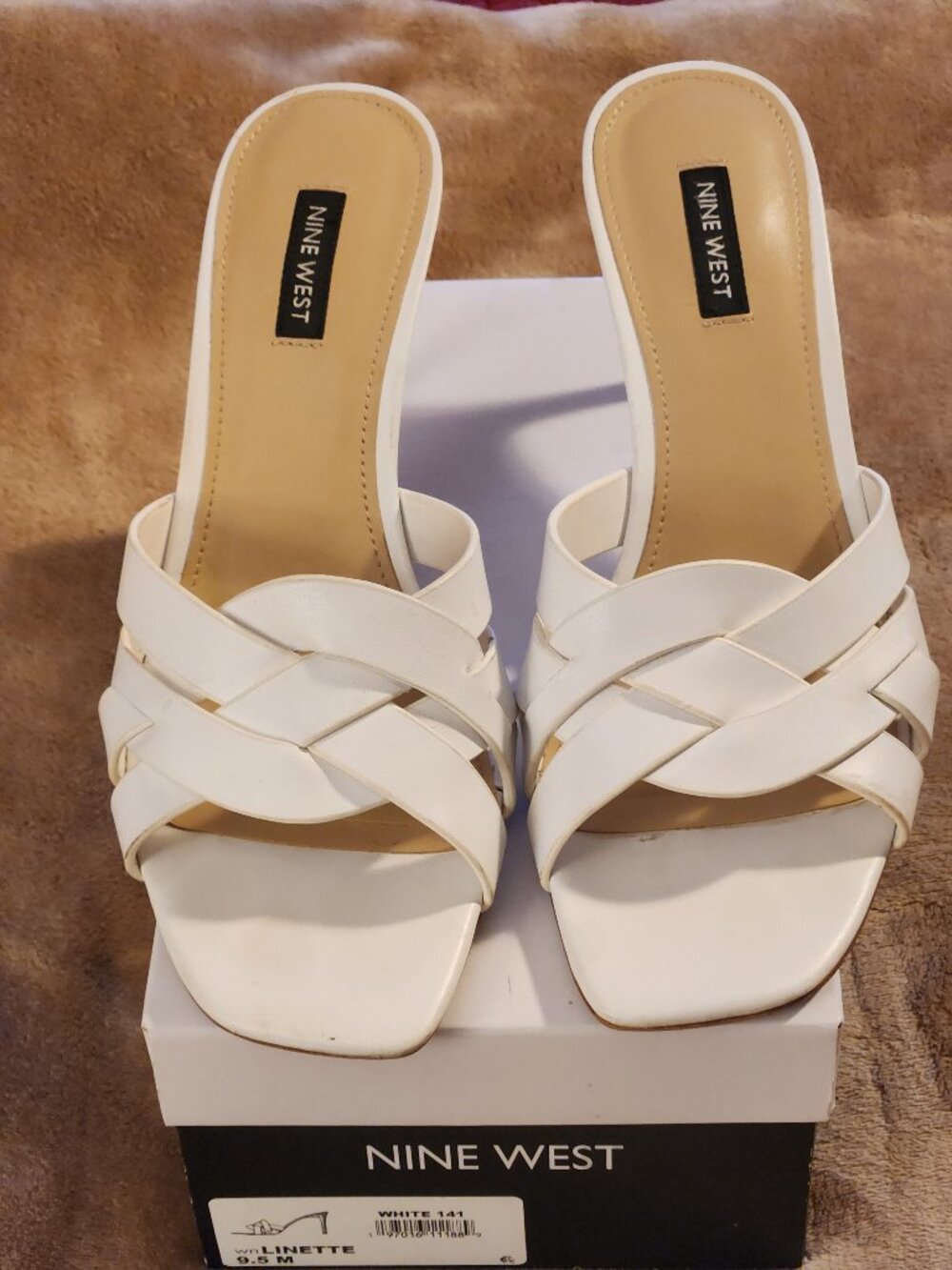 Nine West Lynette white leather sandal comfy! For any season 9.5